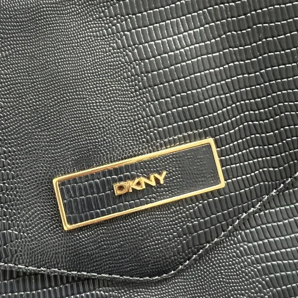 DKNY clutch bag - Picture 2 of 8